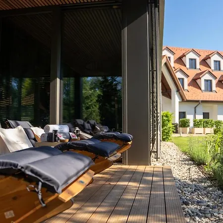 Hraniční Zámeček 4* Hlohovec