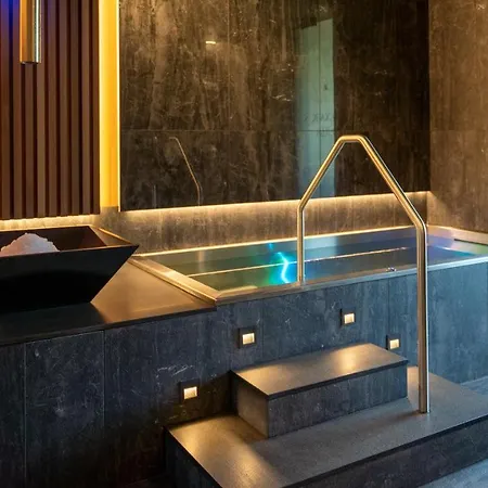 Hotel Hraniční Zámeček 4*
