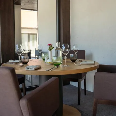 Hraniční Zámeček Hotel 4*