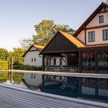 Hranicni Zamecek 酒店 赫洛霍韦茨