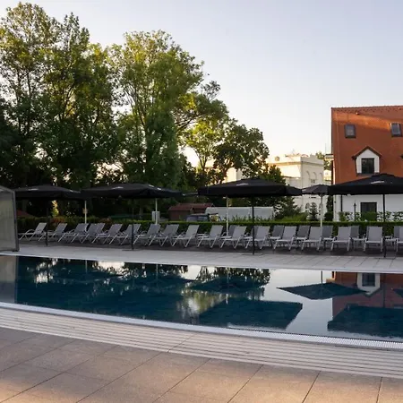 Hotel Hraniční Zámeček 4*