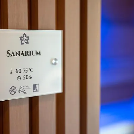 Hraniční Zámeček Hotel 4*