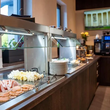 Hotel Hraniční Zámeček 4*