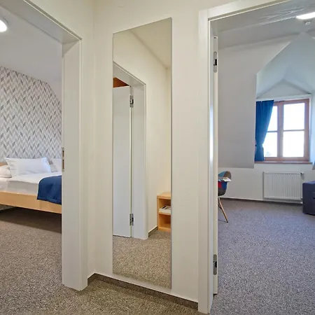 Hraniční Zámeček 4* Hlohovec