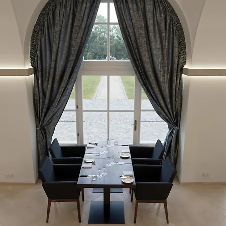 Hotel Hraniční Zámeček 4*