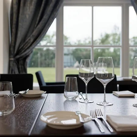 Hraniční Zámeček Hotel Hlohovec