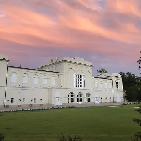 Hraniční Zámeček 4* Hlohovec
